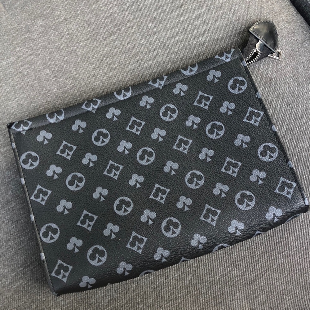 BNWOT Designer Style Stylish Black Gray ☘️ Clover Logo Clutch